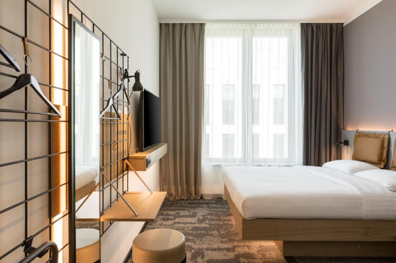 Moxy Outletcity Metzingen Метцинген Экстерьер фото