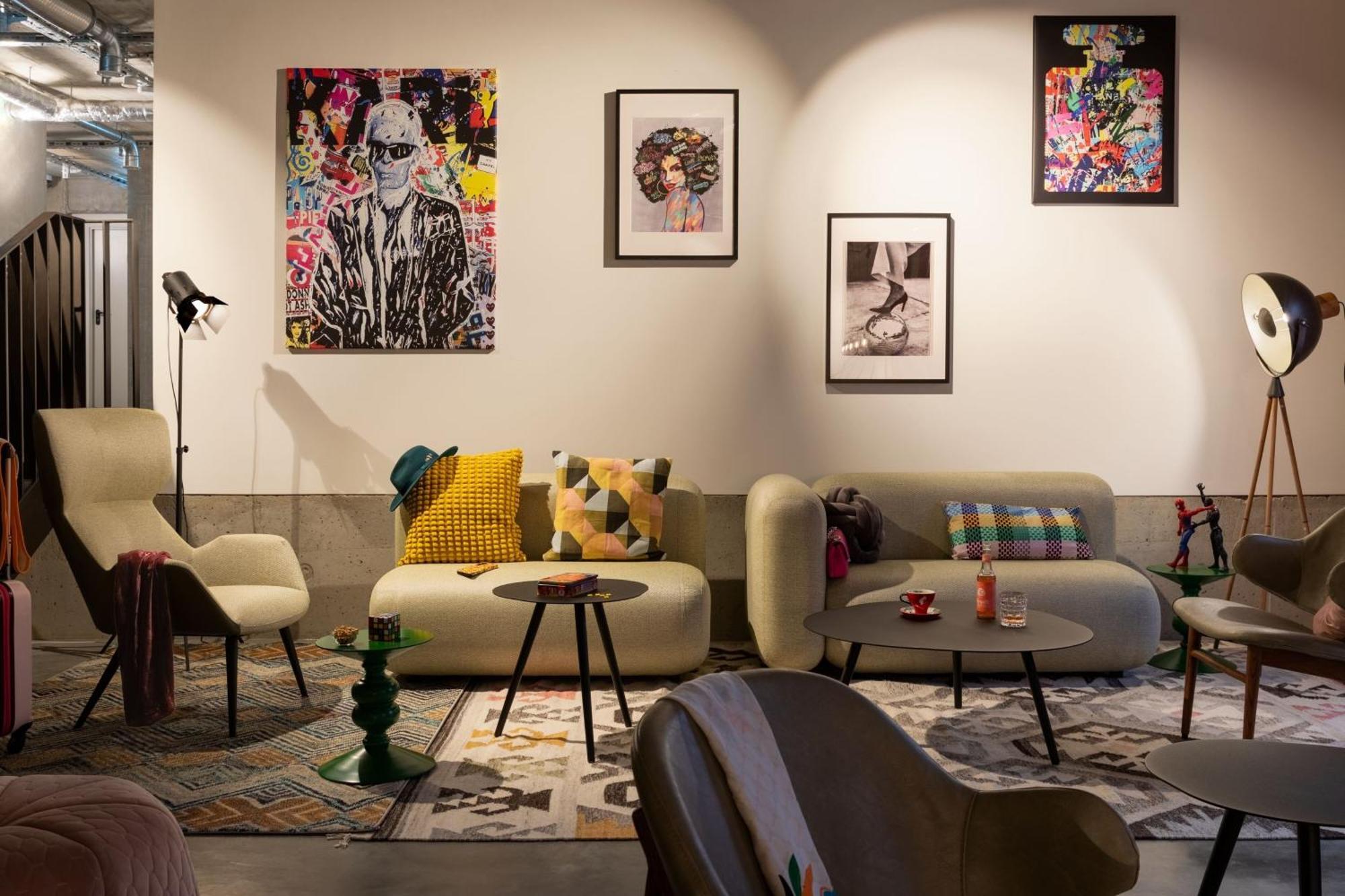 Moxy Outletcity Metzingen Метцинген Экстерьер фото