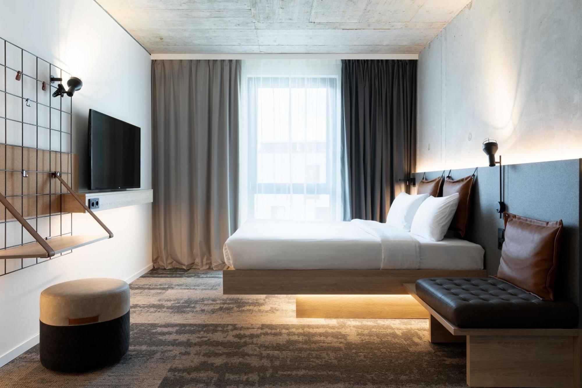 Moxy Outletcity Metzingen Метцинген Экстерьер фото