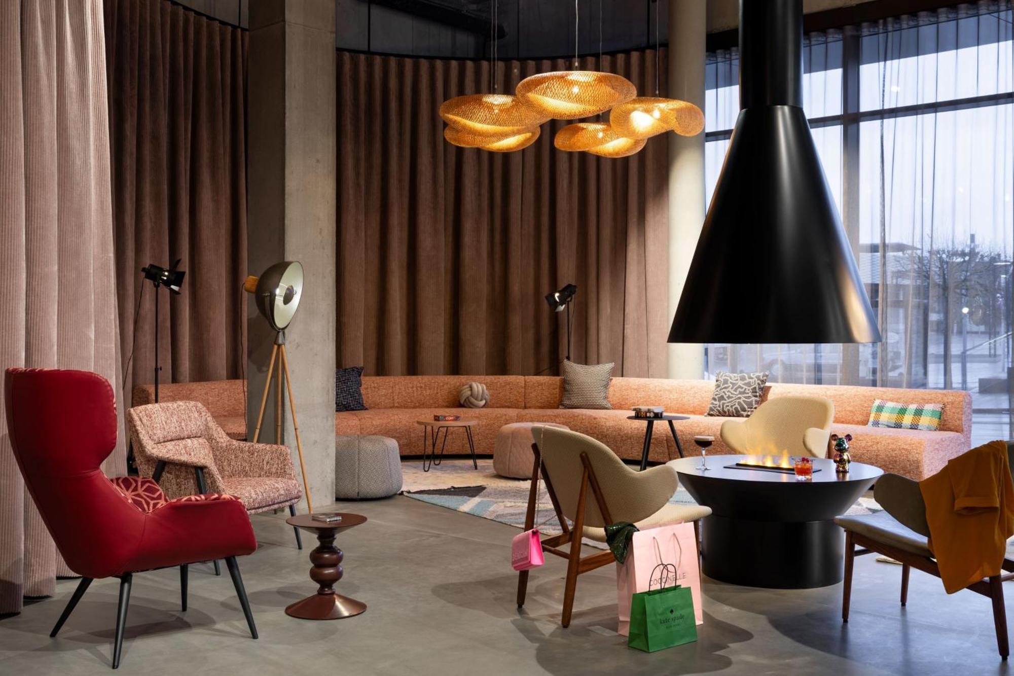 Moxy Outletcity Metzingen Метцинген Экстерьер фото