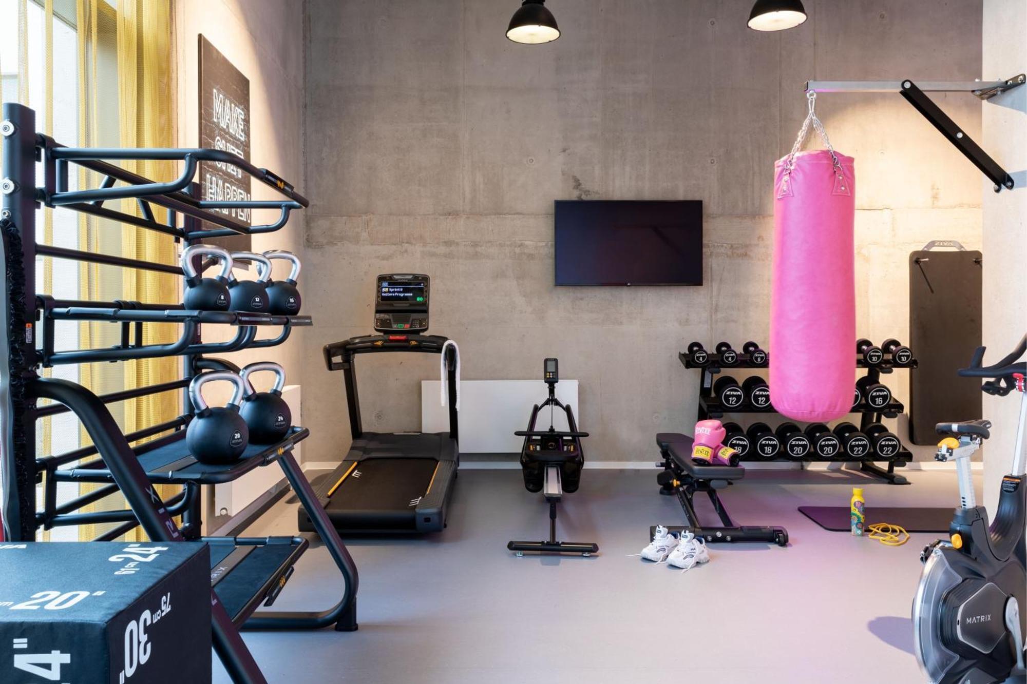 Moxy Outletcity Metzingen Метцинген Экстерьер фото