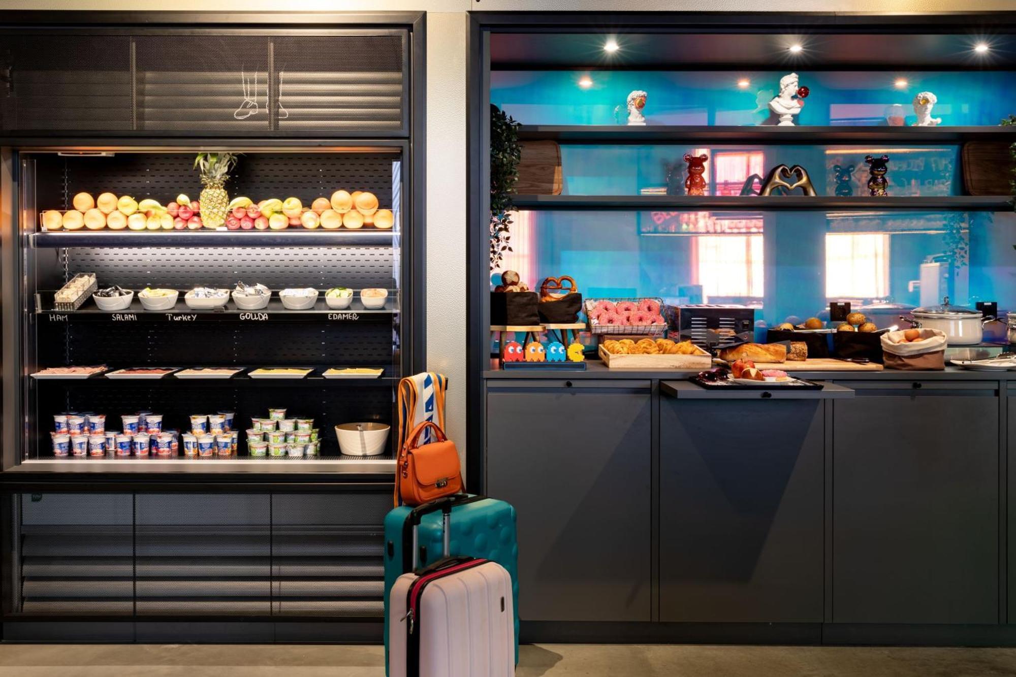 Moxy Outletcity Metzingen Метцинген Экстерьер фото
